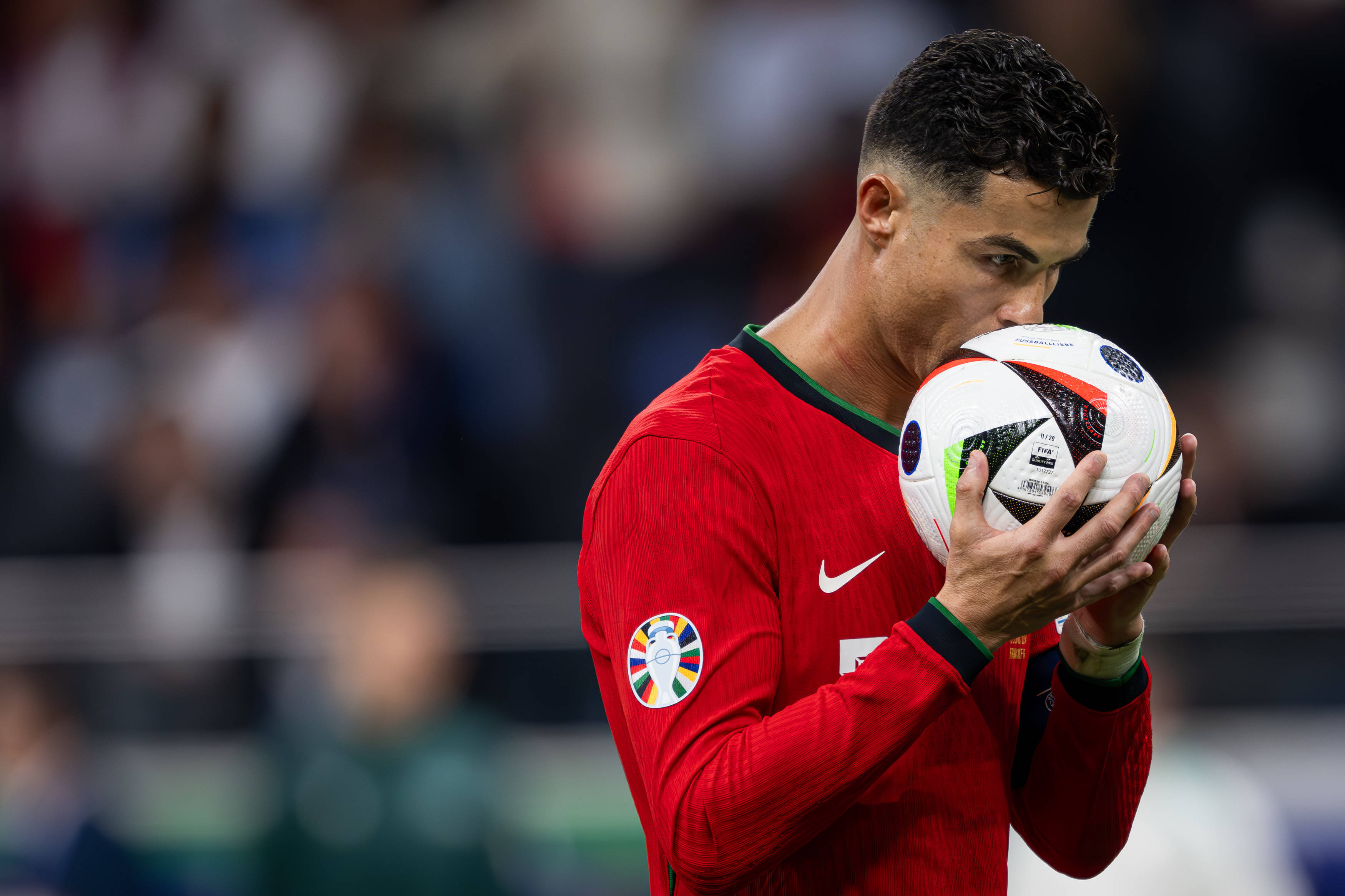 IM体育官方网-葡萄牙球星连场破门，展现绝佳状态