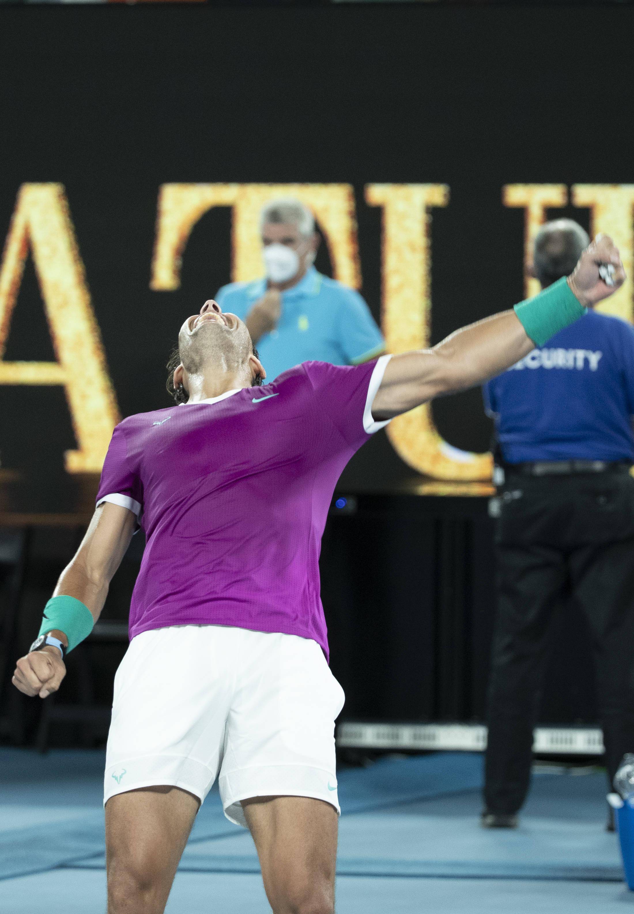 IM体育动画直播通道-温网鏖战澳网，纳达尔统治全场