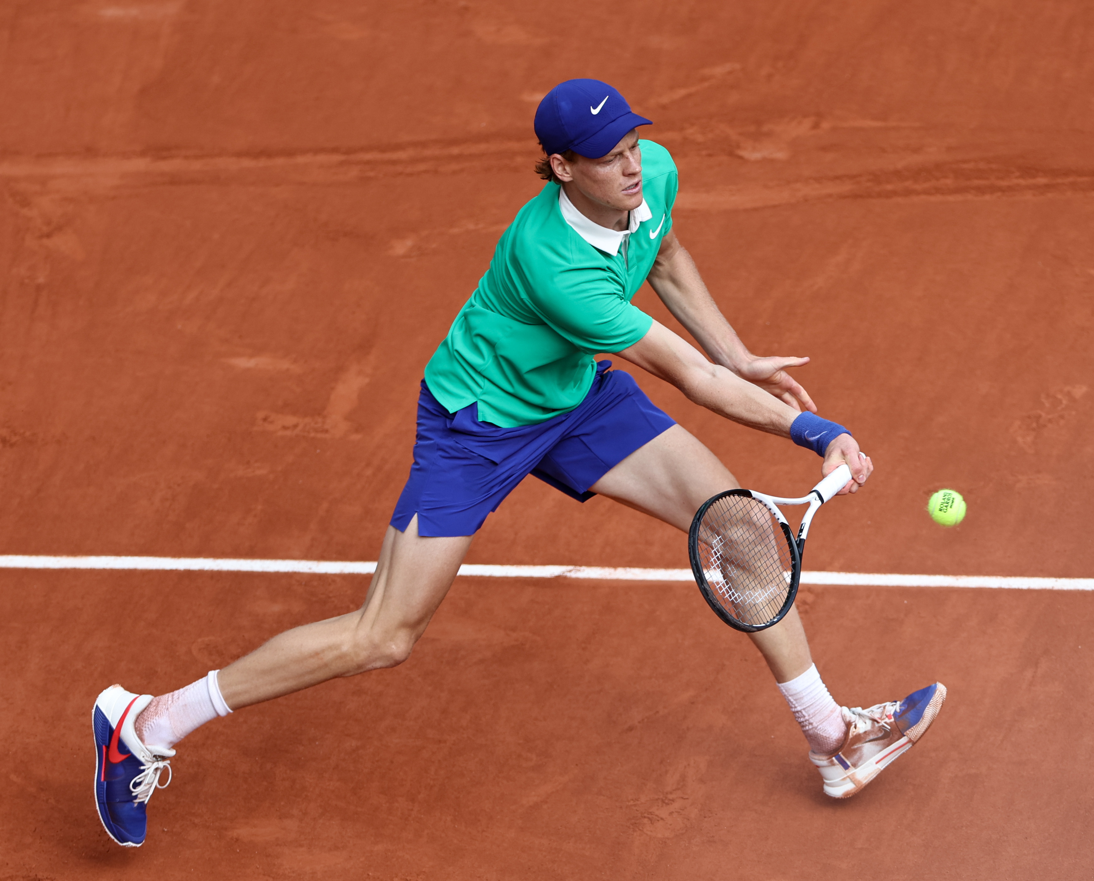 IM体育app-意大利网球队鏖战英国网球队，阿尔卡拉斯制霸全场