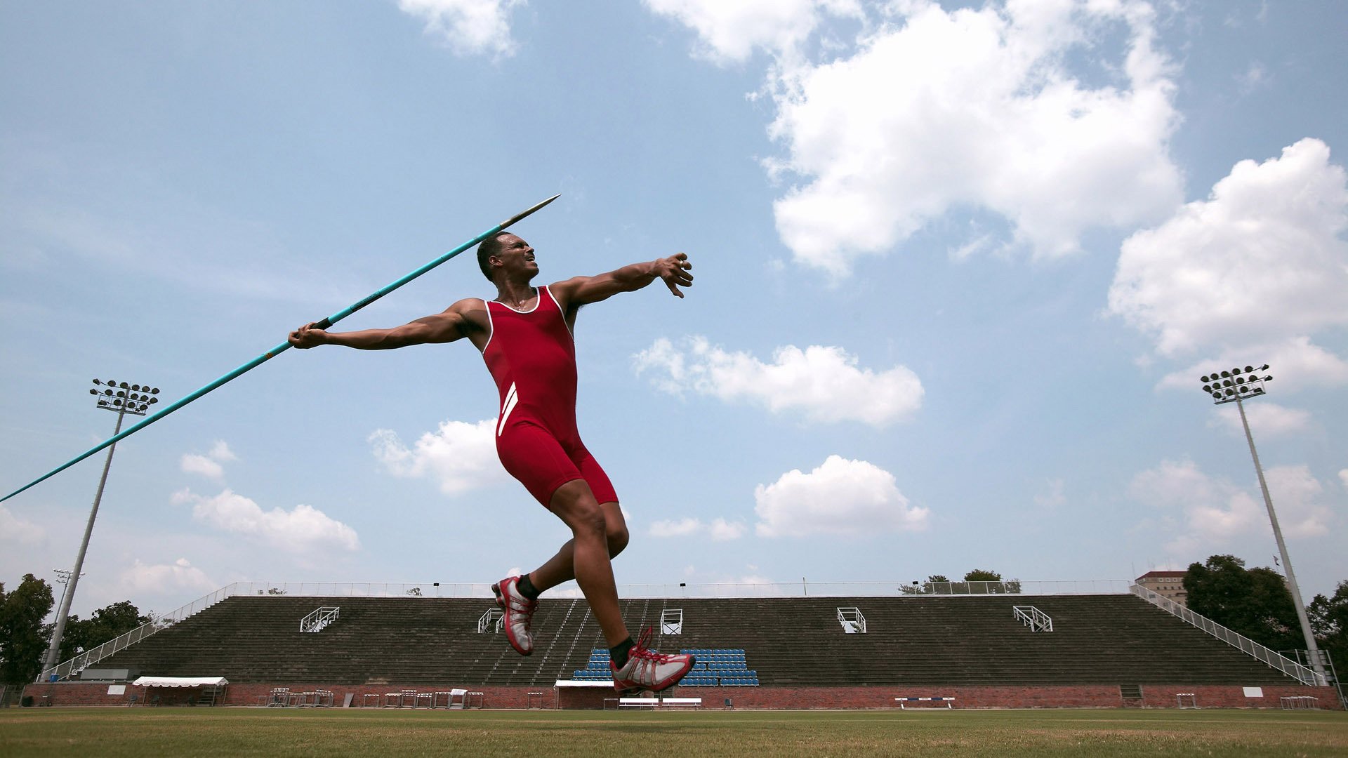 孤星破晓，恩比德全能统治力撕裂太阳防线，步行者见证MVP级个人表演